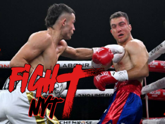 Harry Garside slår Charlie Bell under comebackmatchen i Sydney